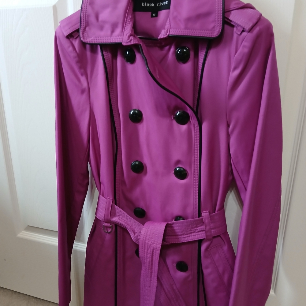 NWOT BLACK RIVET BY WILSONS LEATHER SHORT TRENCH COAT, XS, FUSCHIA